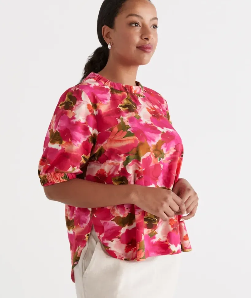 Gathered Neck Layered Floral Top<Sussan Online