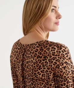 Long Sleeve Animal Pleat Back Top<Sussan